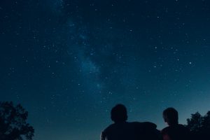 two people stargazing